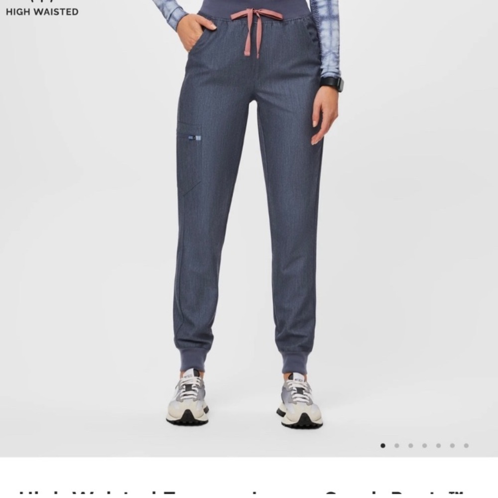 Figs heather denim set. Rafaela top in medium and Zamora joggers in XL